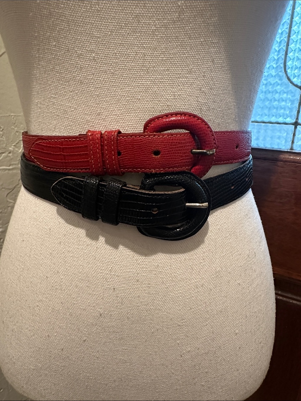 Vintage Cipriani lizard leather belts Womens Size Small red & black Classic
